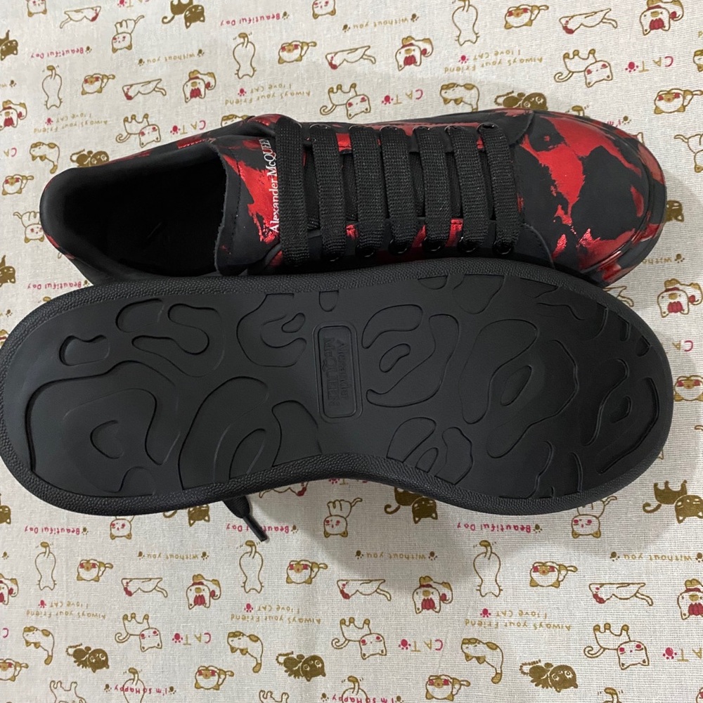 Alexander McQueen Black & Red Leather Low-Top Sneakers - Picture 6 of 9